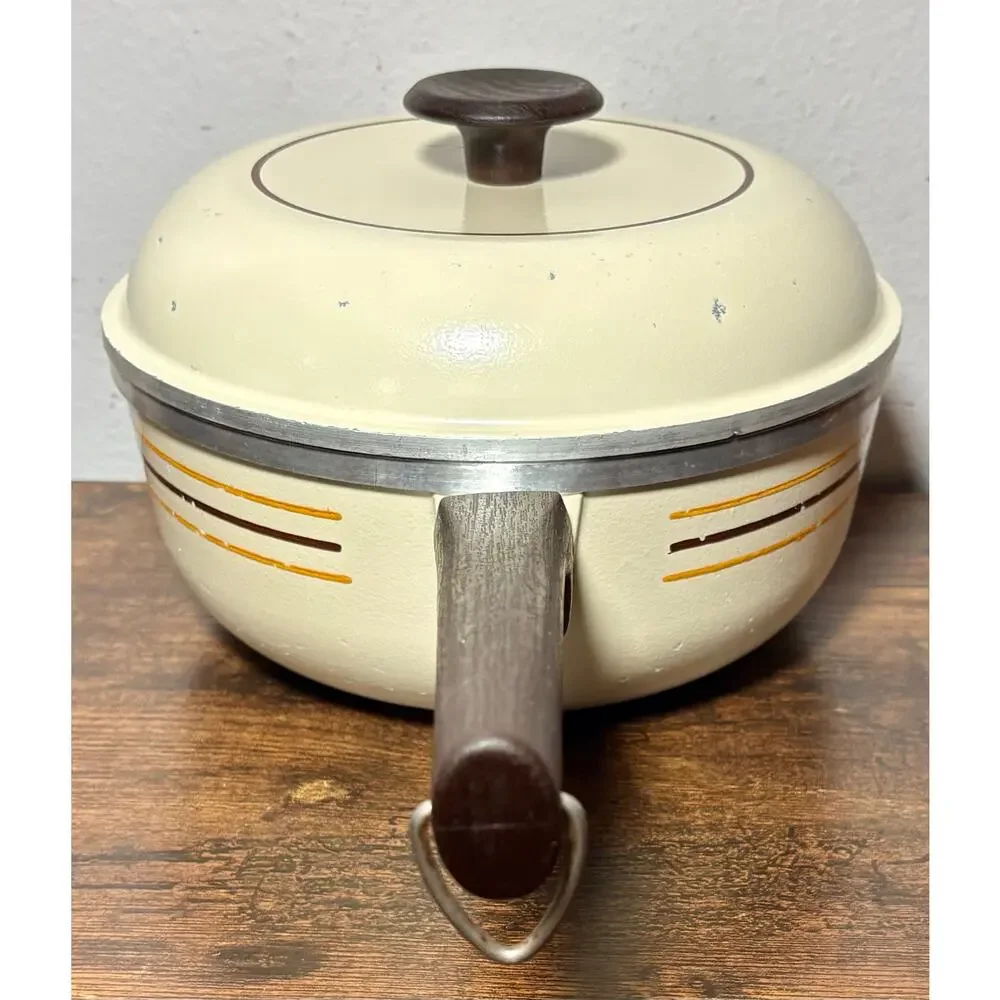 Vintage Regal Ware White Cast Aluminum 3 QT Large Striped Saucepan with Lid